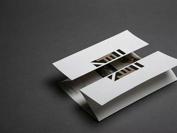 你造么？折頁設(shè)計的6種版式  第24張